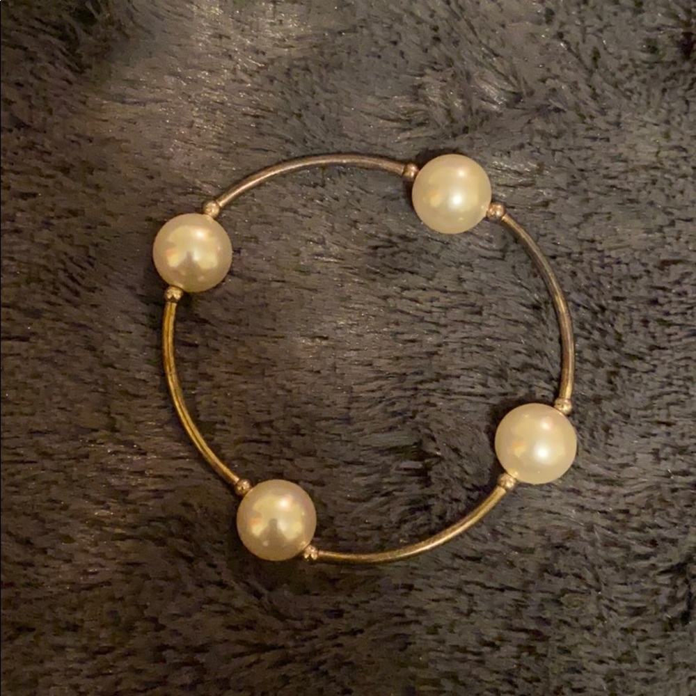 Pearl bracelet